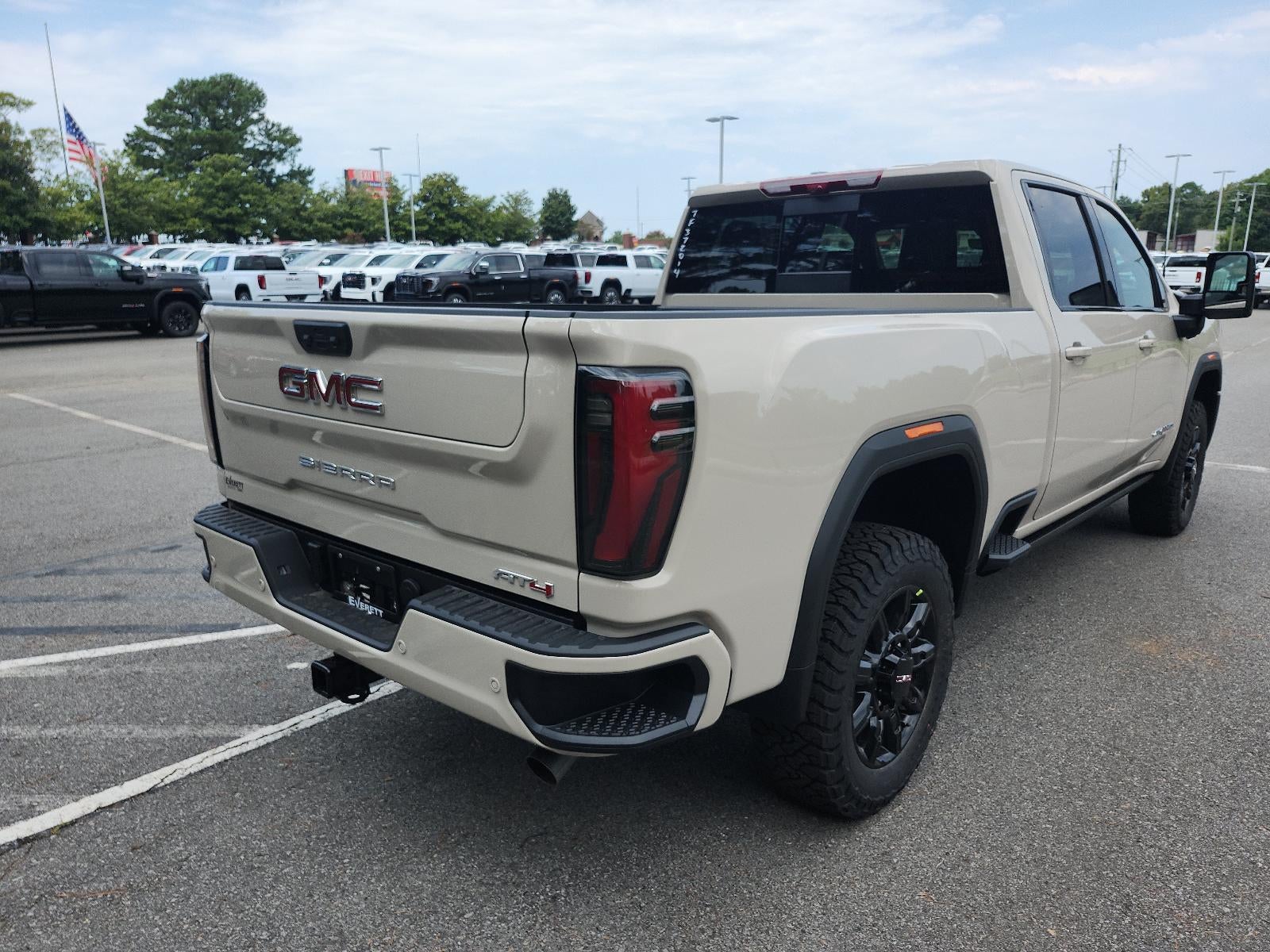 2026 GMC Sierra 2500 HD Crew Cab Standard Box 4-Wheel Drive AT4