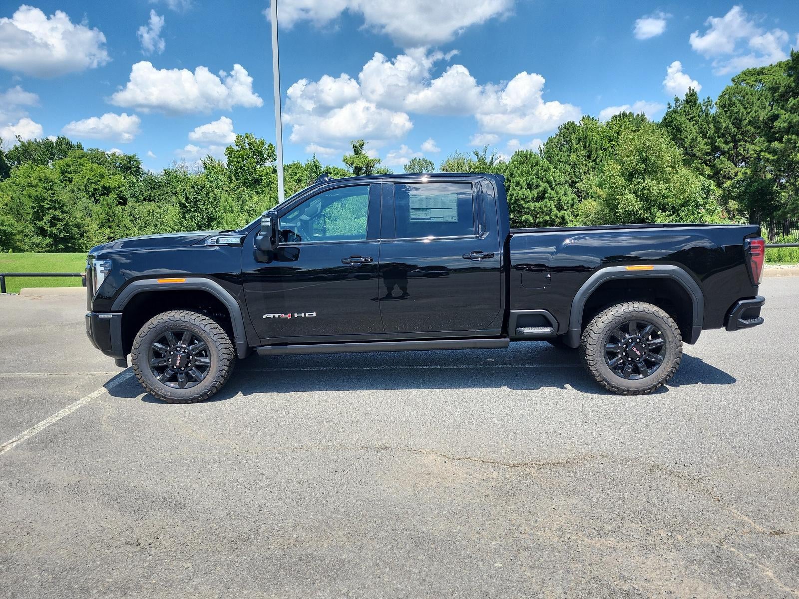 2026 GMC Sierra 2500 HD Crew Cab Standard Box 4-Wheel Drive AT4