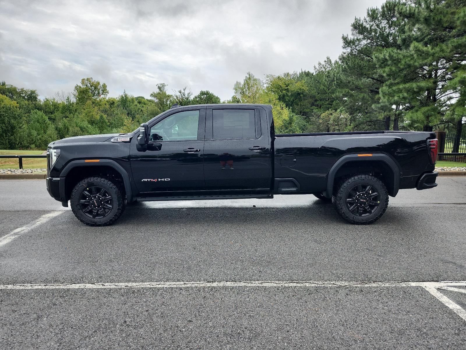 2026 GMC Sierra 2500 HD Crew Cab Long Box 4-Wheel Drive AT4