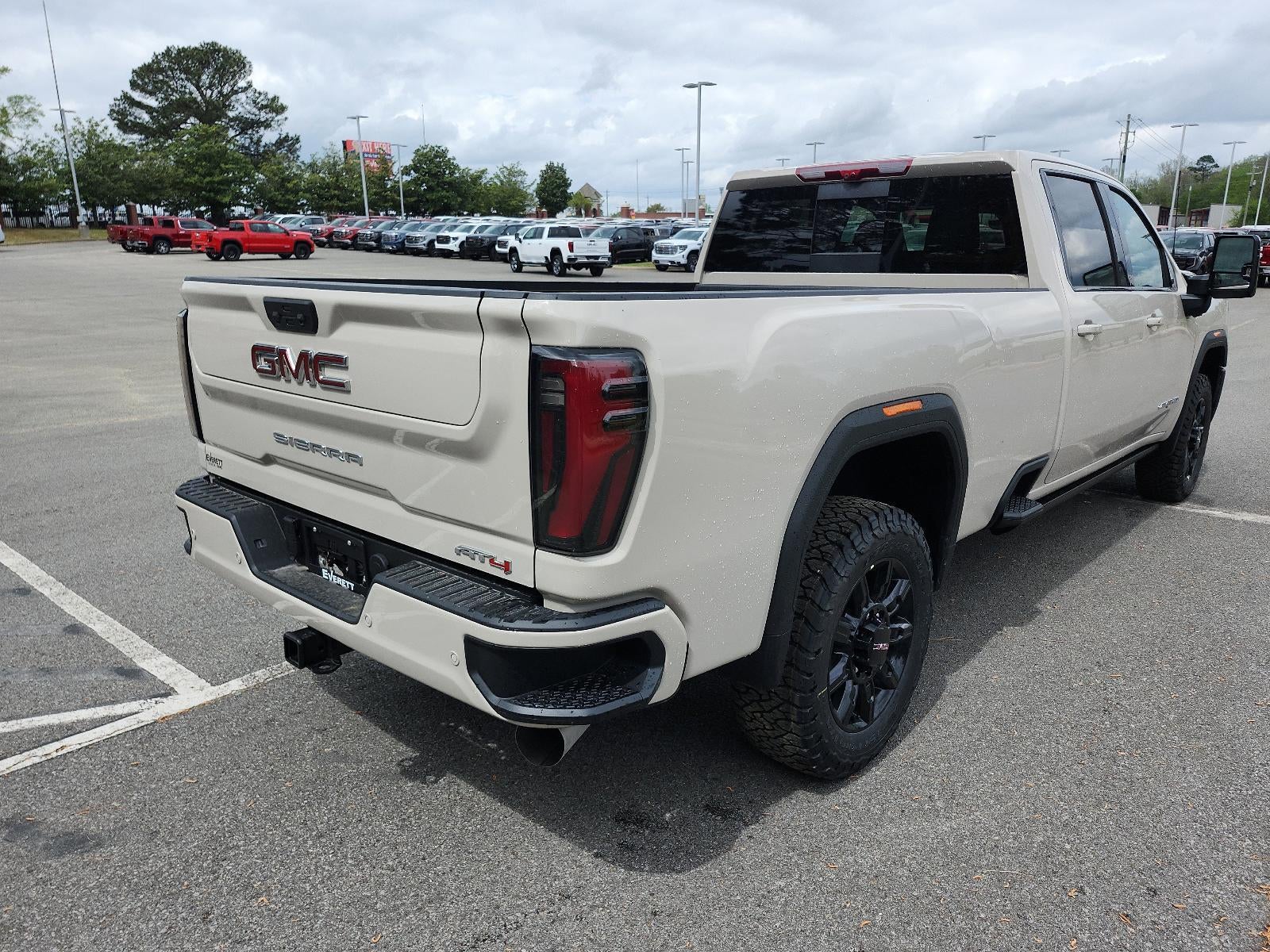 2026 GMC Sierra 2500 HD Crew Cab Long Box 4-Wheel Drive AT4