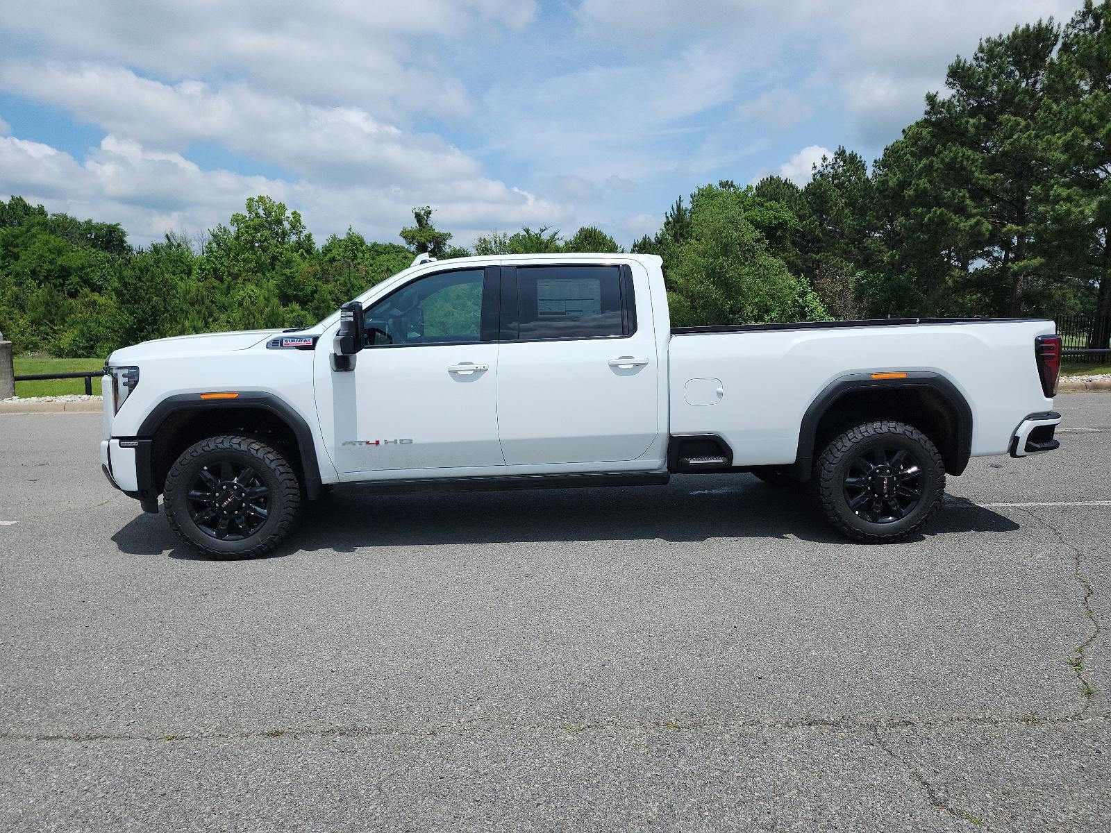 2026 GMC Sierra 2500 HD Crew Cab Long Box 4-Wheel Drive AT4