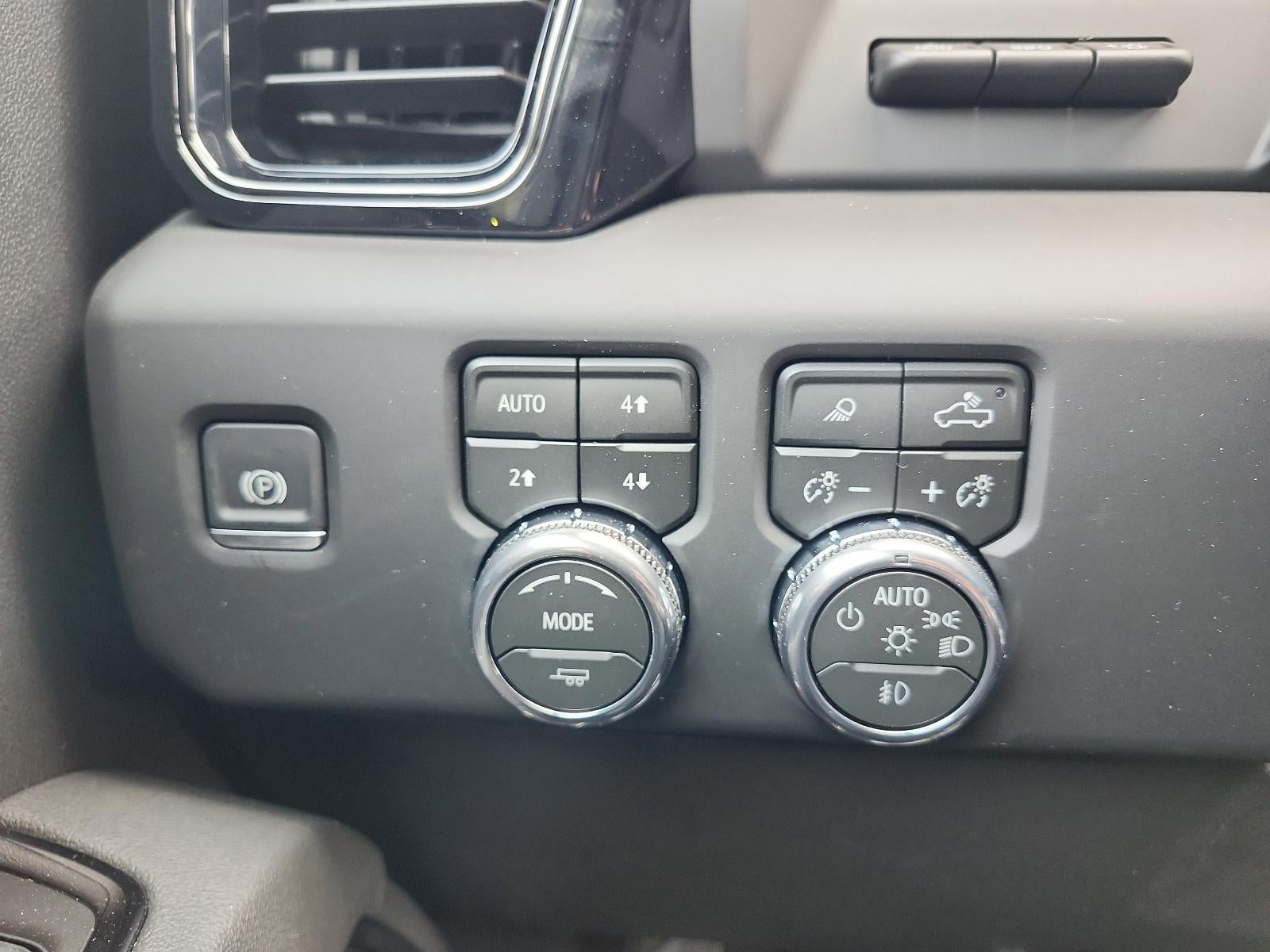 2026 GMC Sierra 2500 HD Crew Cab Long Box 4-Wheel Drive AT4