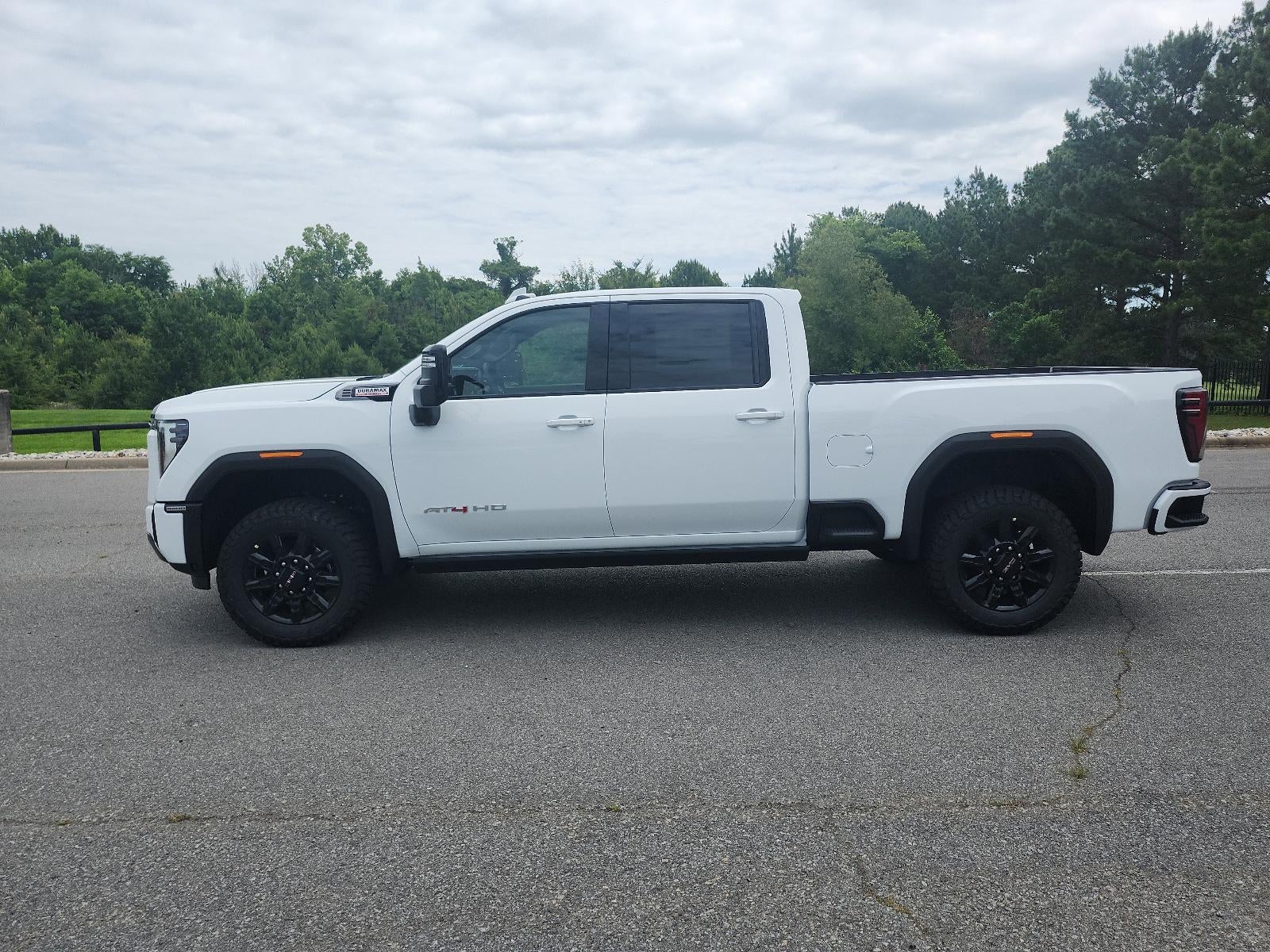2026 GMC Sierra 2500 HD Crew Cab Standard Box 4-Wheel Drive AT4