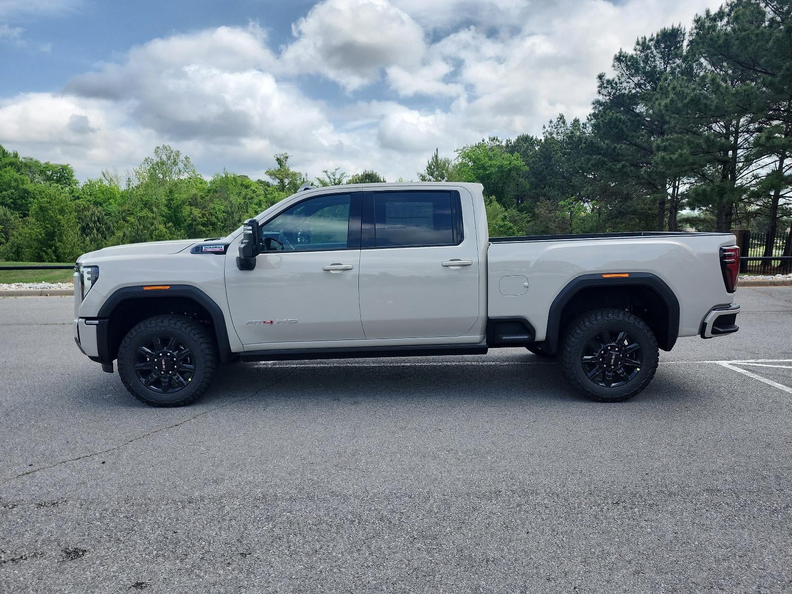 2026 GMC Sierra 2500 HD Crew Cab Standard Box 4-Wheel Drive AT4