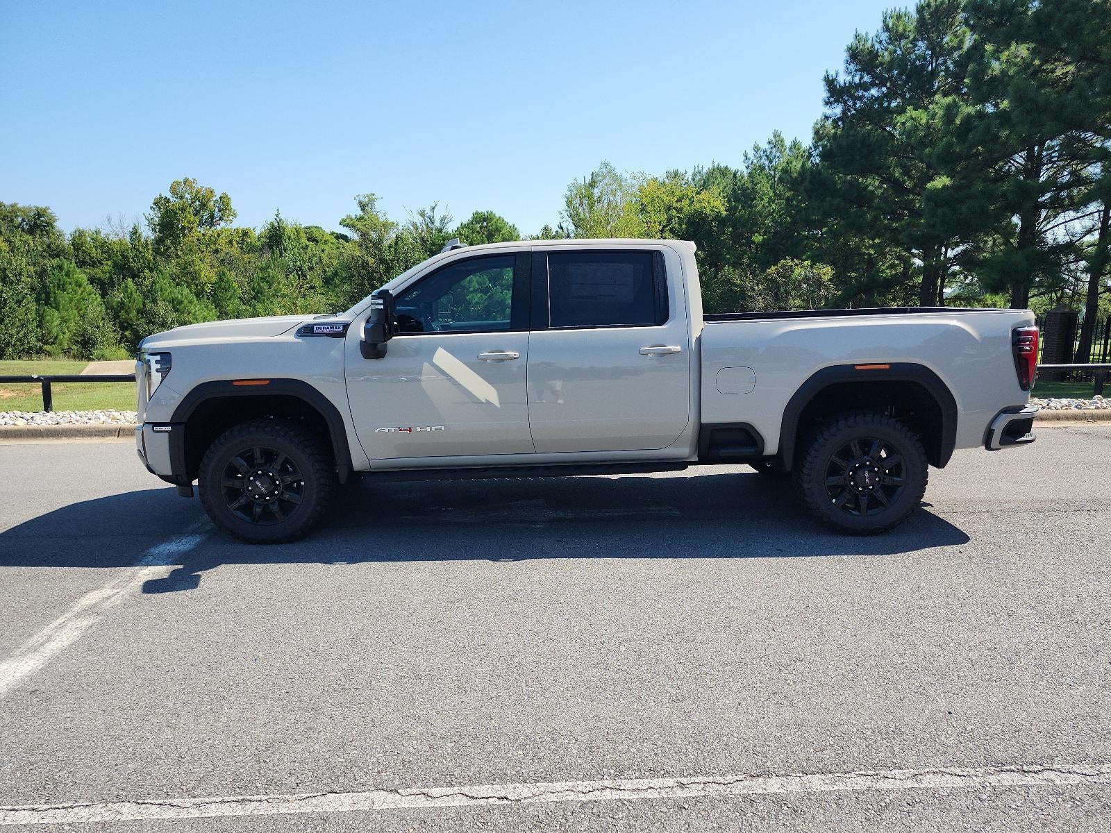 2026 GMC Sierra 2500 HD Crew Cab Standard Box 4-Wheel Drive AT4