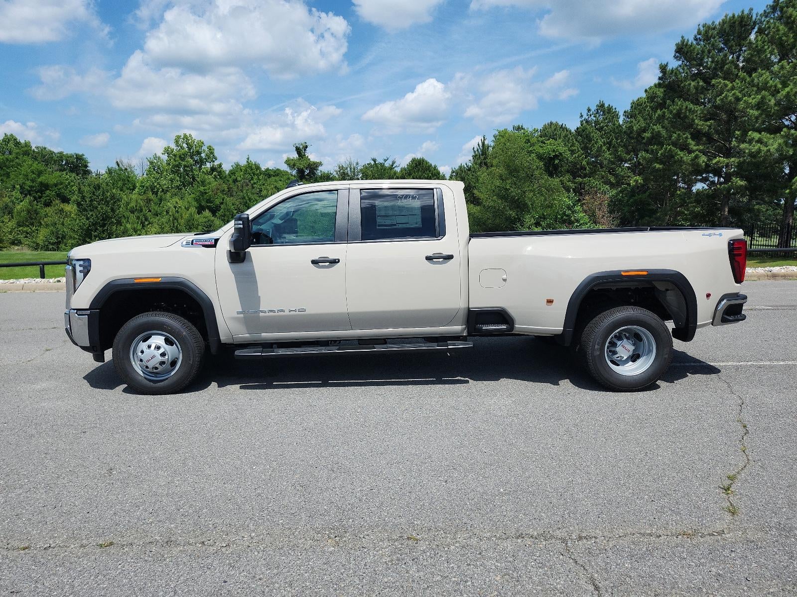 2026 GMC Sierra 3500 HD Crew Cab Long Box 4-Wheel Drive Pro