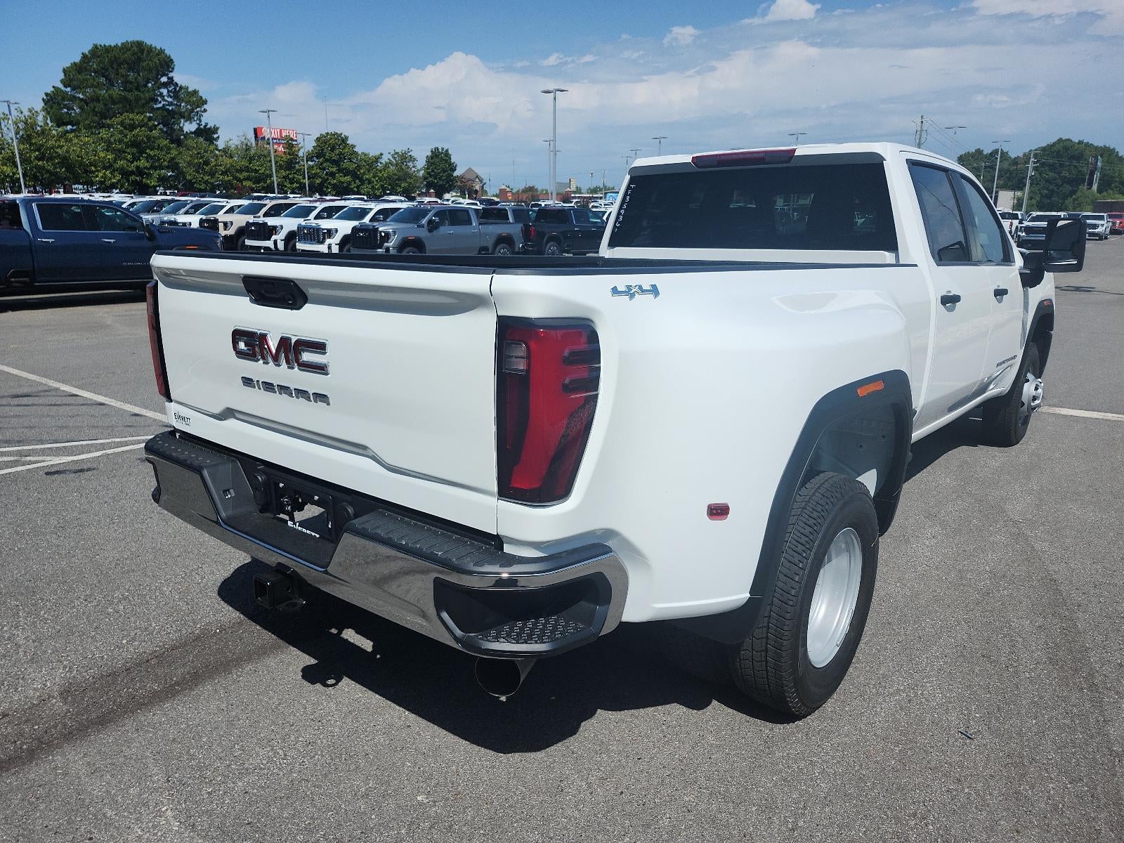 2026 GMC Sierra 3500 HD Crew Cab Long Box 4-Wheel Drive Pro