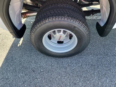 2026 GMC Sierra 3500 HD Crew Cab Long Box 4-Wheel Drive Pro