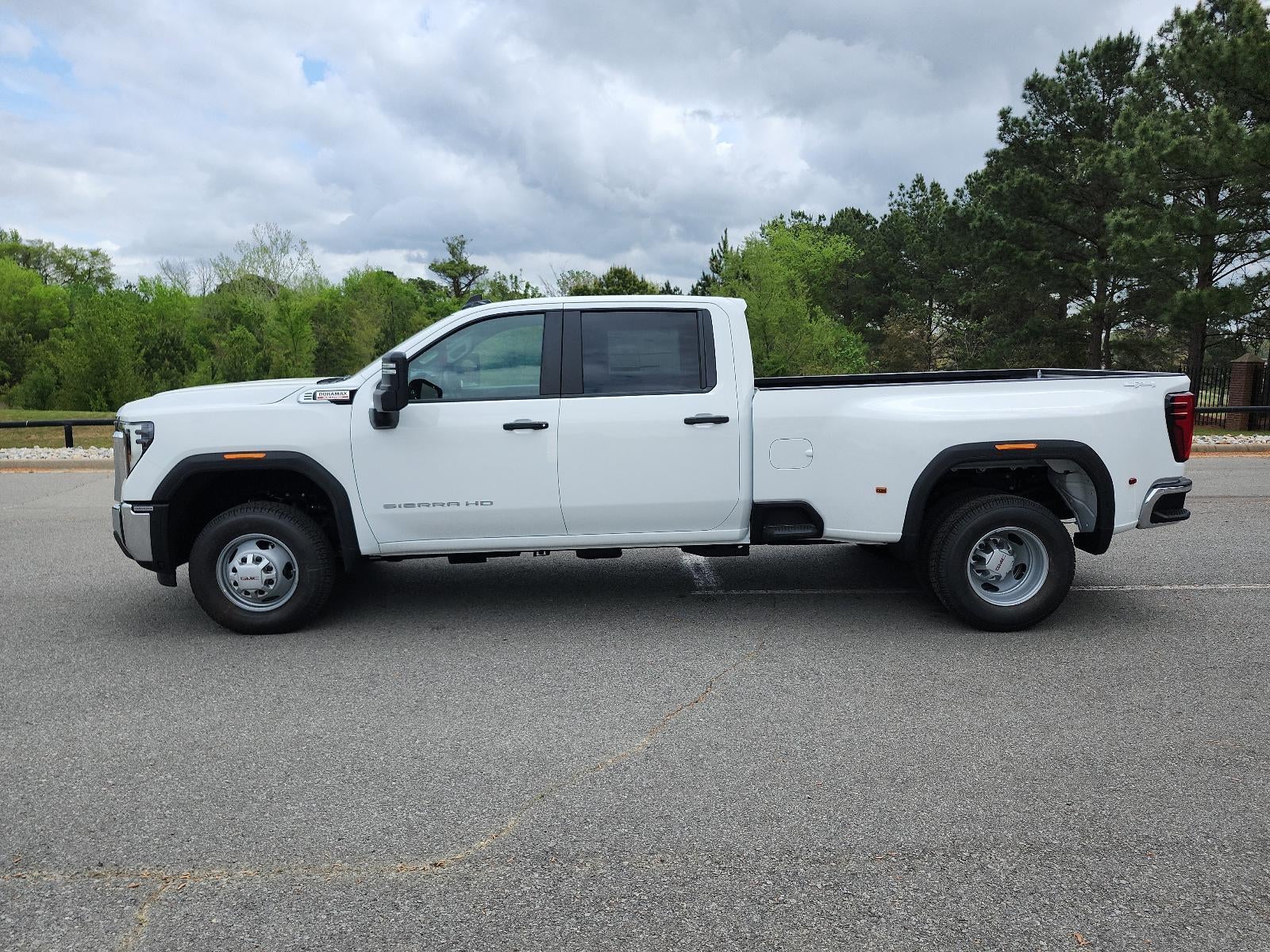 2026 GMC Sierra 3500 HD Crew Cab Long Box 4-Wheel Drive Pro