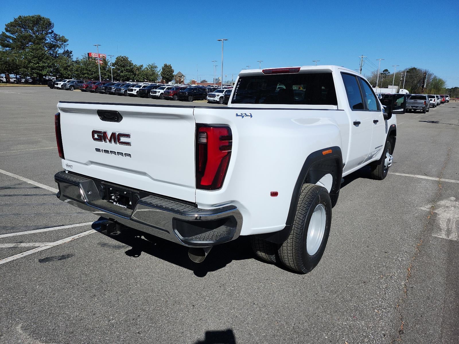 2026 GMC Sierra 3500 HD Crew Cab Long Box 4-Wheel Drive Pro