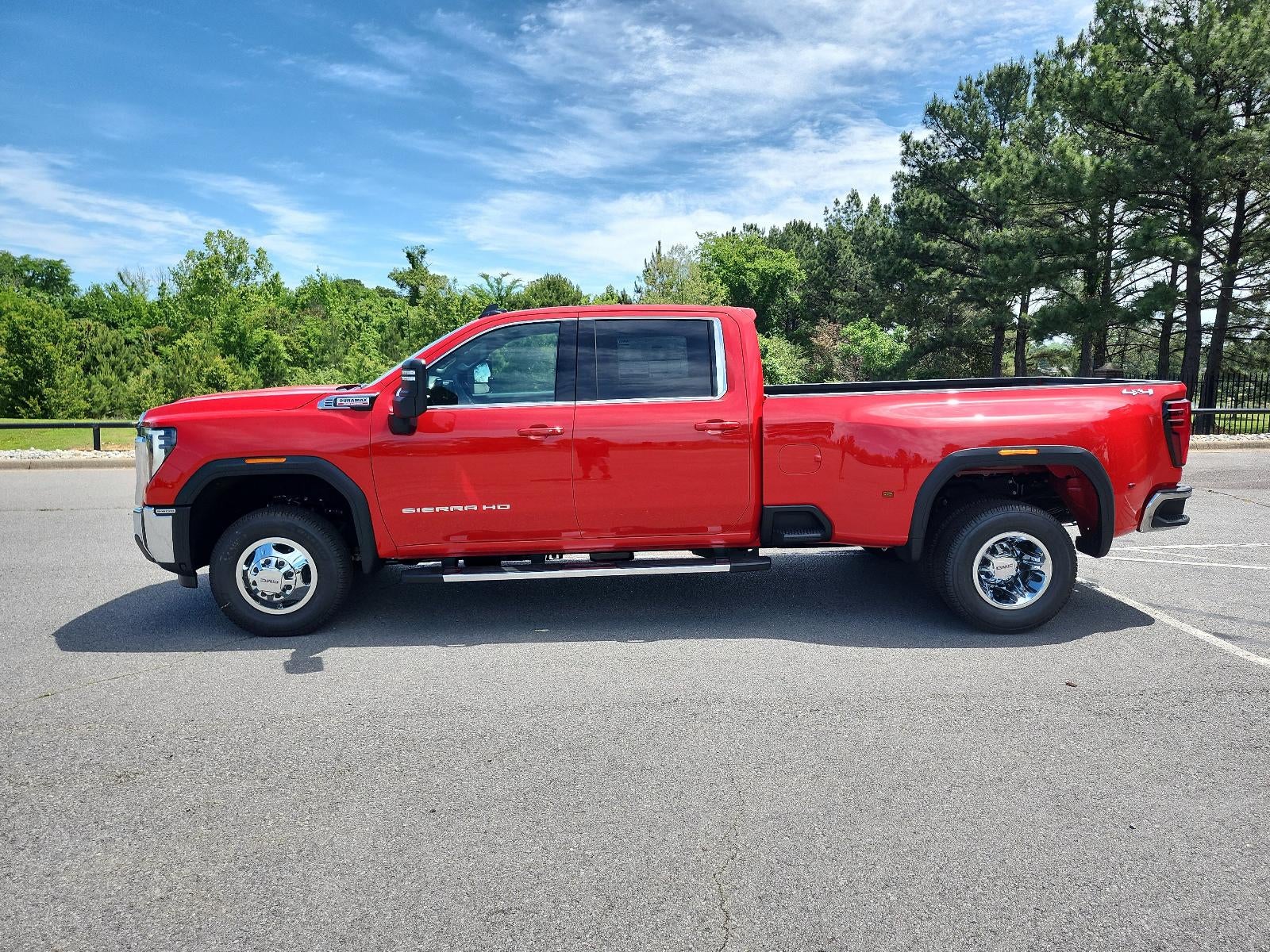 2026 GMC Sierra 3500 HD Crew Cab Long Box 4-Wheel Drive SLE