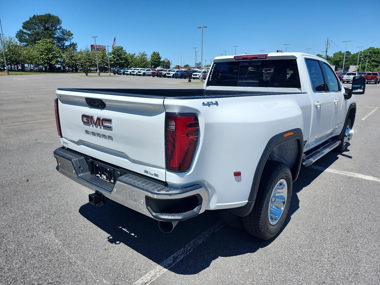 2026 GMC Sierra 3500 HD Crew Cab Long Box 4-Wheel Drive SLE