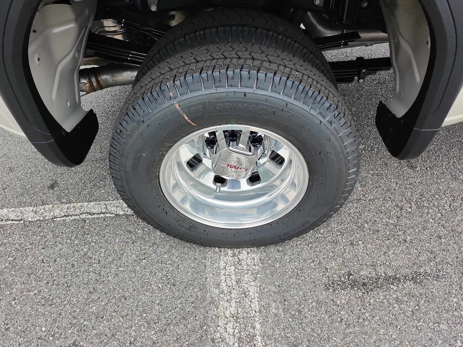 2026 GMC Sierra 3500 HD Crew Cab Long Box 4-Wheel Drive SLE