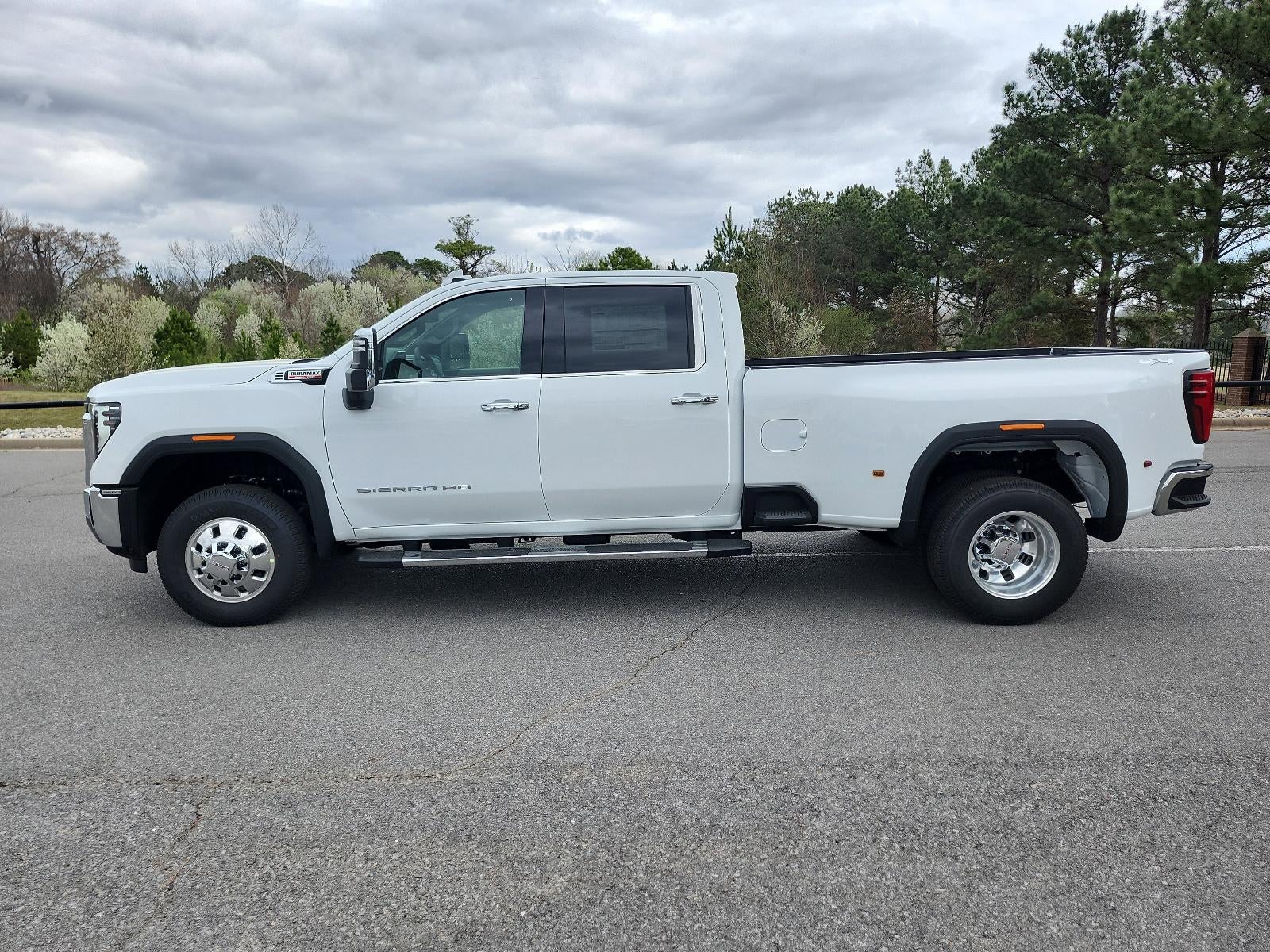2026 GMC Sierra 3500 HD Crew Cab Long Box 4-Wheel Drive SLT
