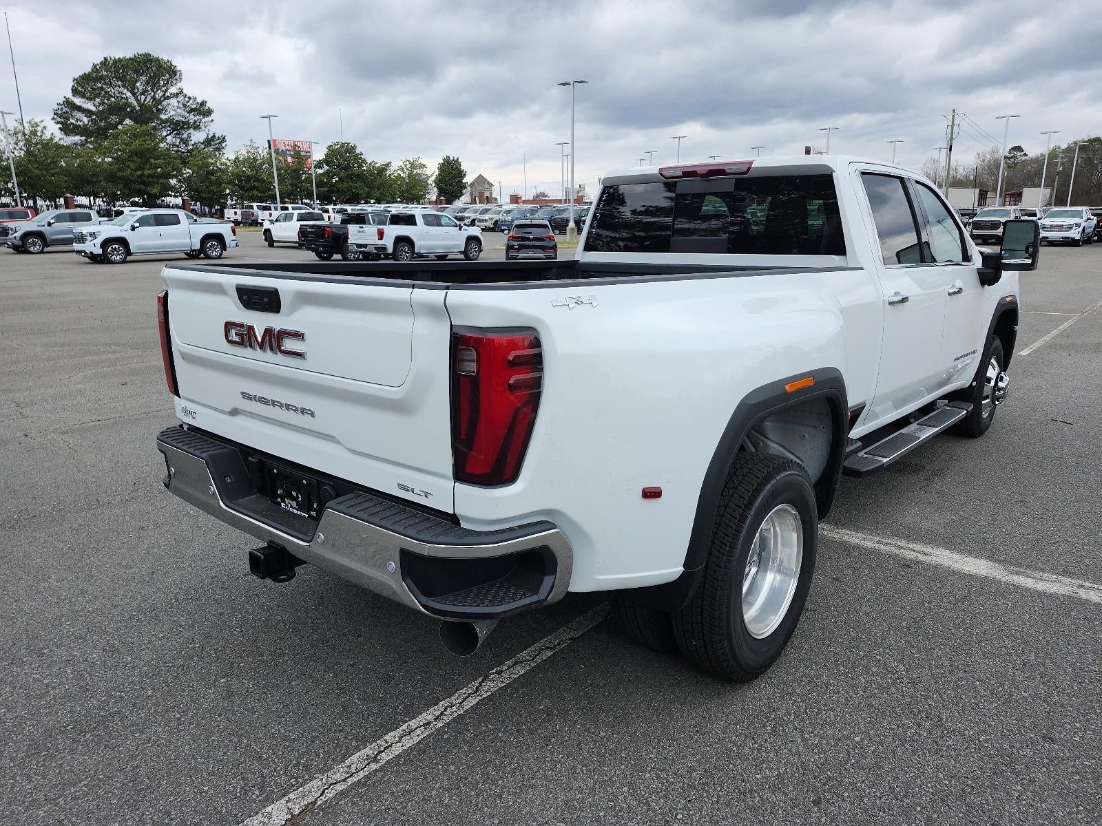 2026 GMC Sierra 3500 HD Crew Cab Long Box 4-Wheel Drive SLT