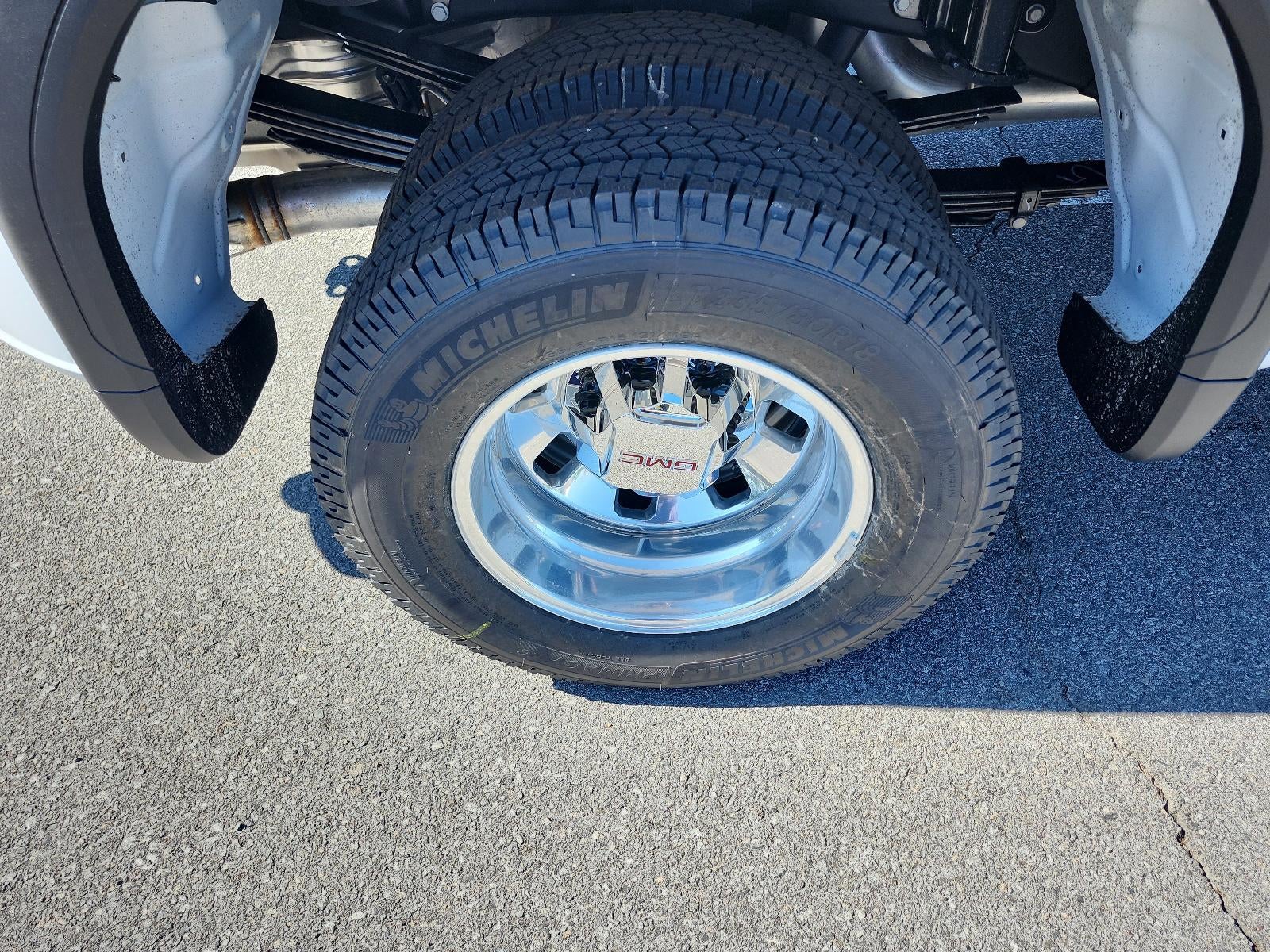 2026 GMC Sierra 3500 HD Crew Cab Long Box 4-Wheel Drive SLT