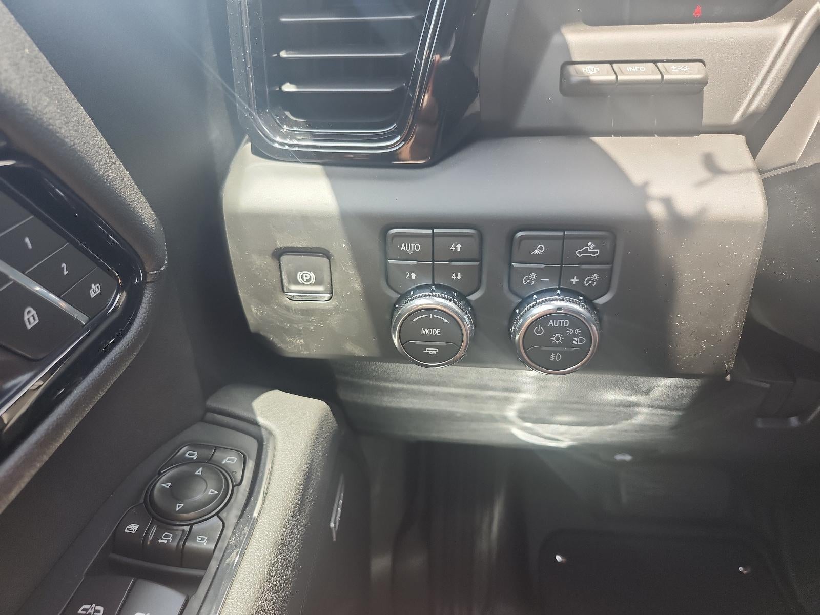 2026 GMC Sierra 3500 HD Crew Cab Standard Box 4-Wheel Drive AT4