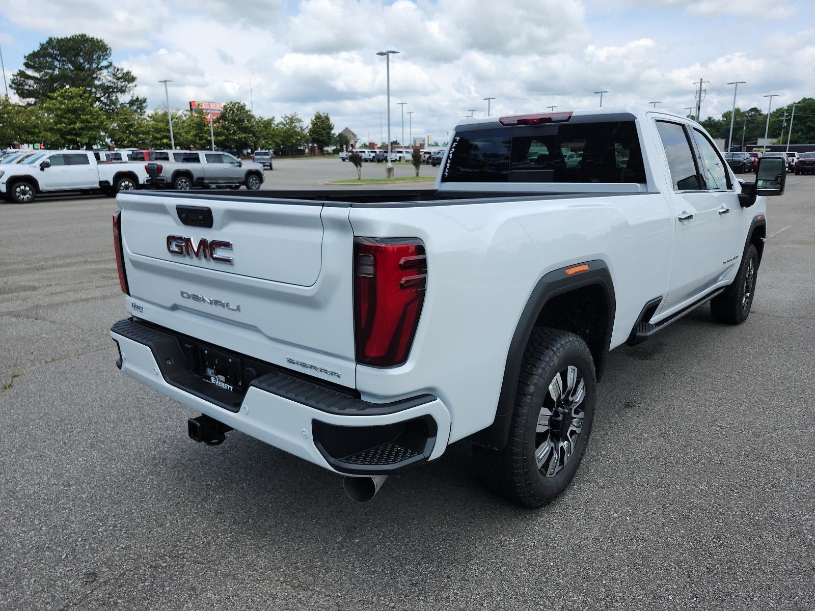 2026 GMC Sierra 3500 HD Crew Cab Long Box 4-Wheel Drive Denali