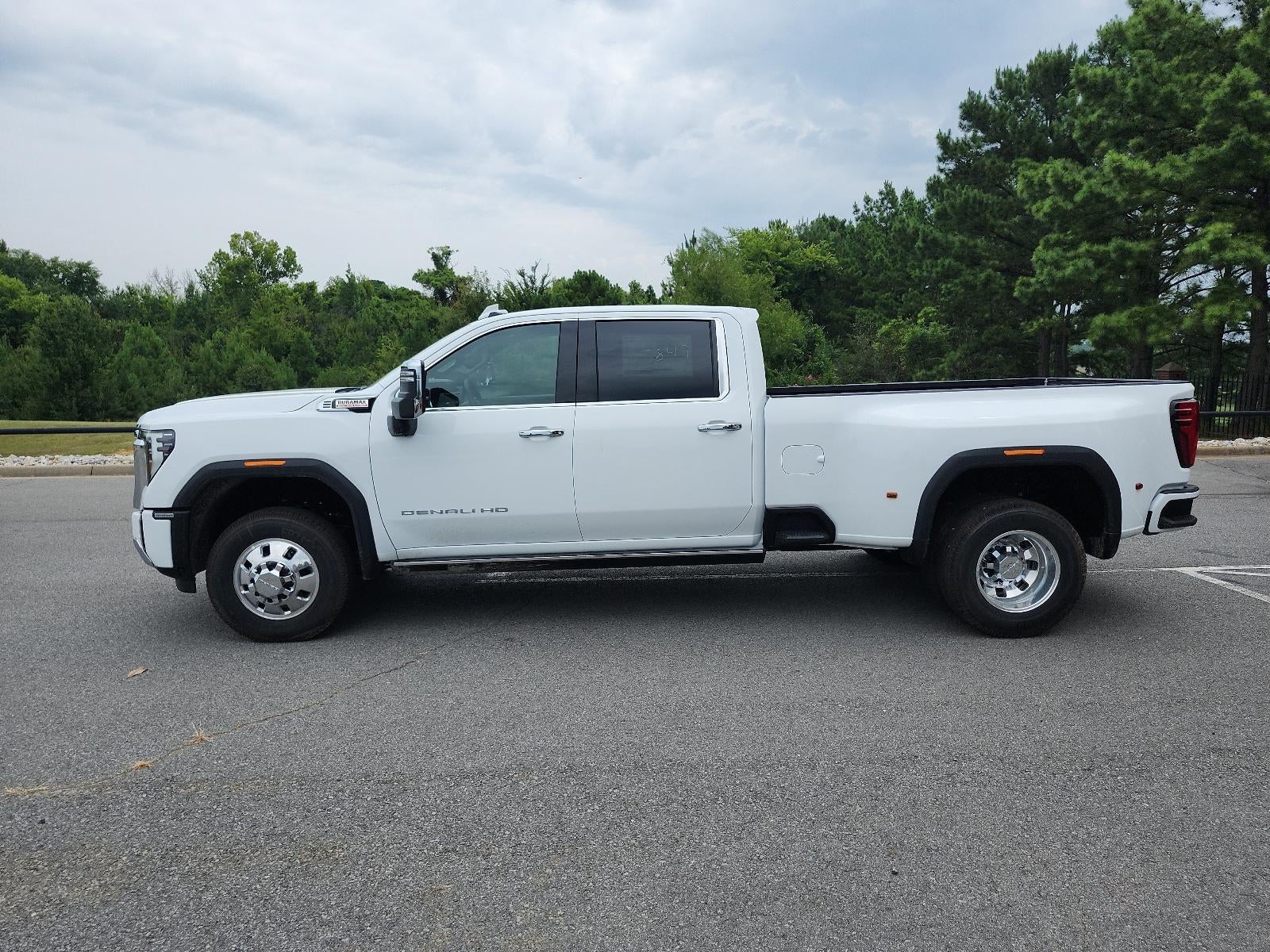 2026 GMC Sierra 3500 HD Crew Cab Long Box 4-Wheel Drive Denali