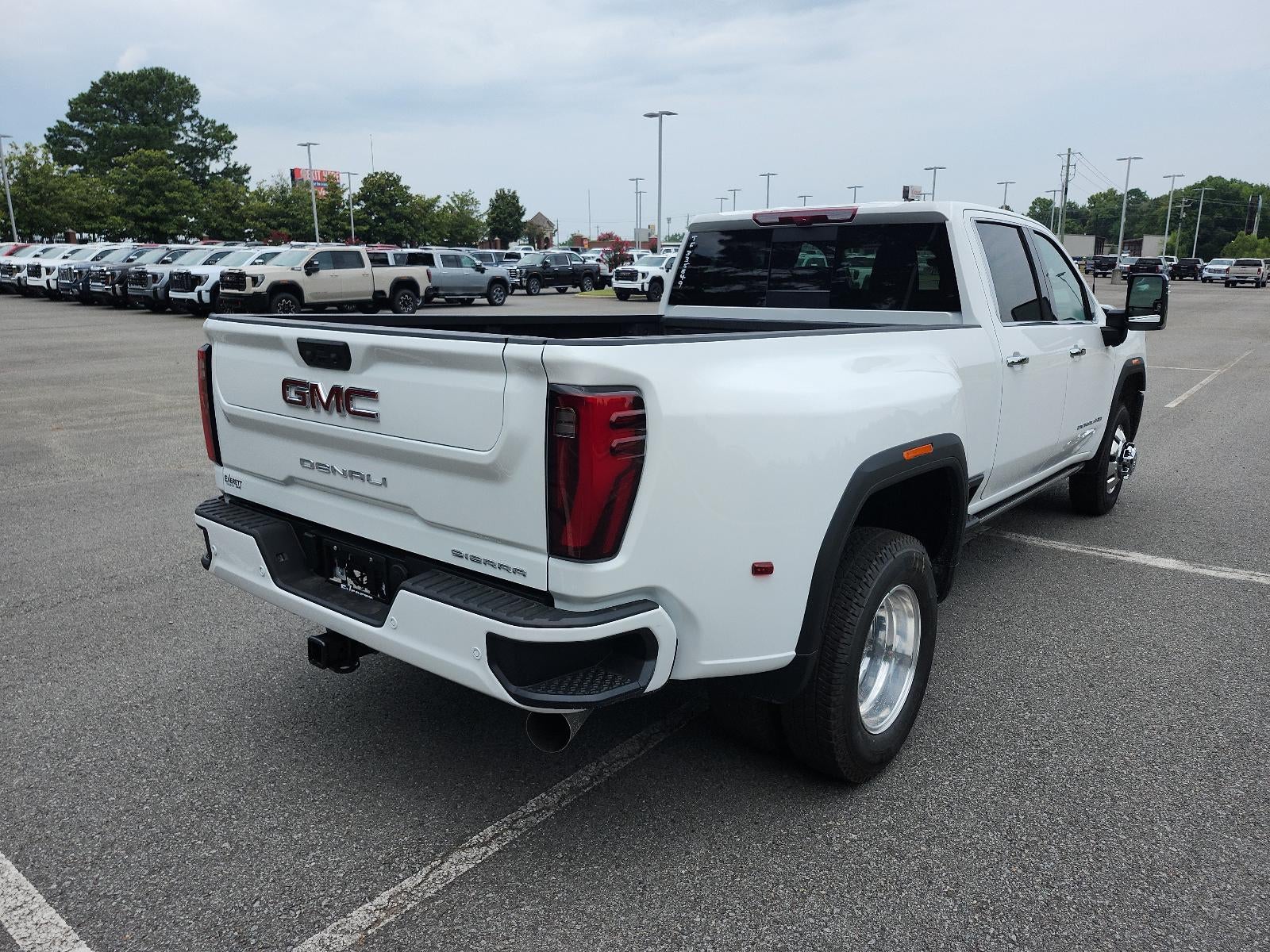 2026 GMC Sierra 3500 HD Crew Cab Long Box 4-Wheel Drive Denali