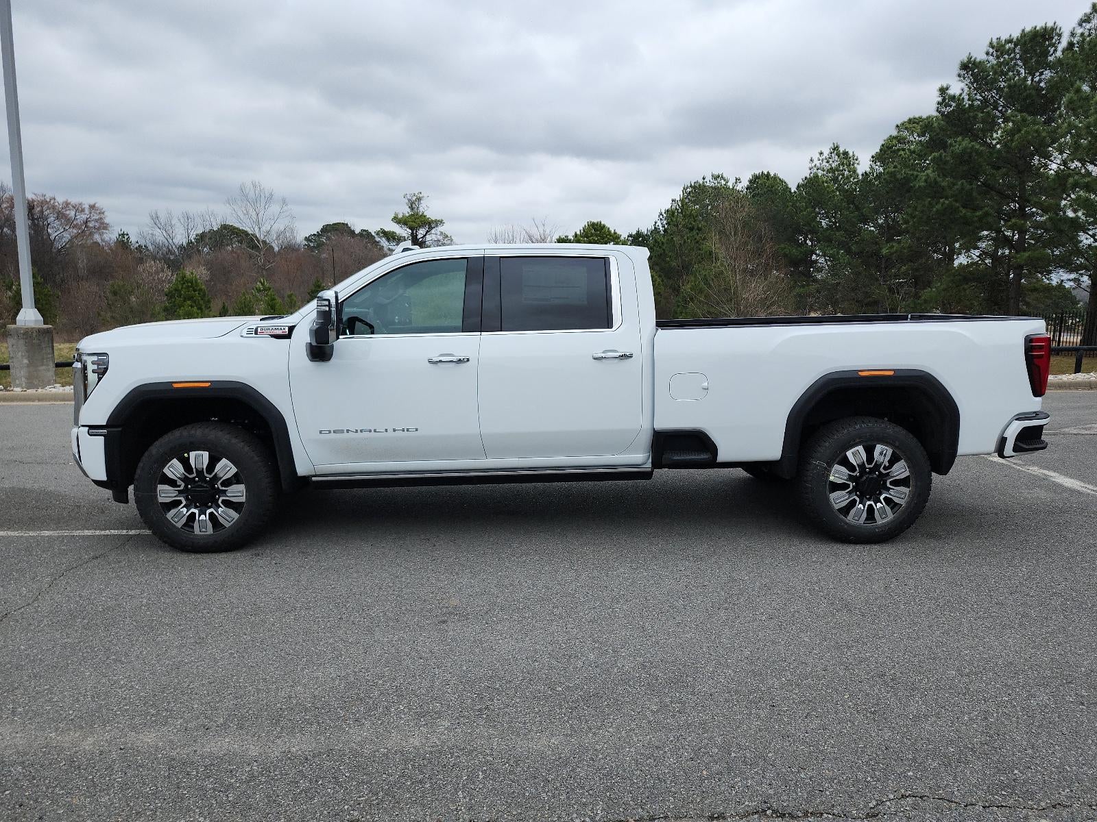 2026 GMC Sierra 3500 HD Crew Cab Long Box 4-Wheel Drive Denali