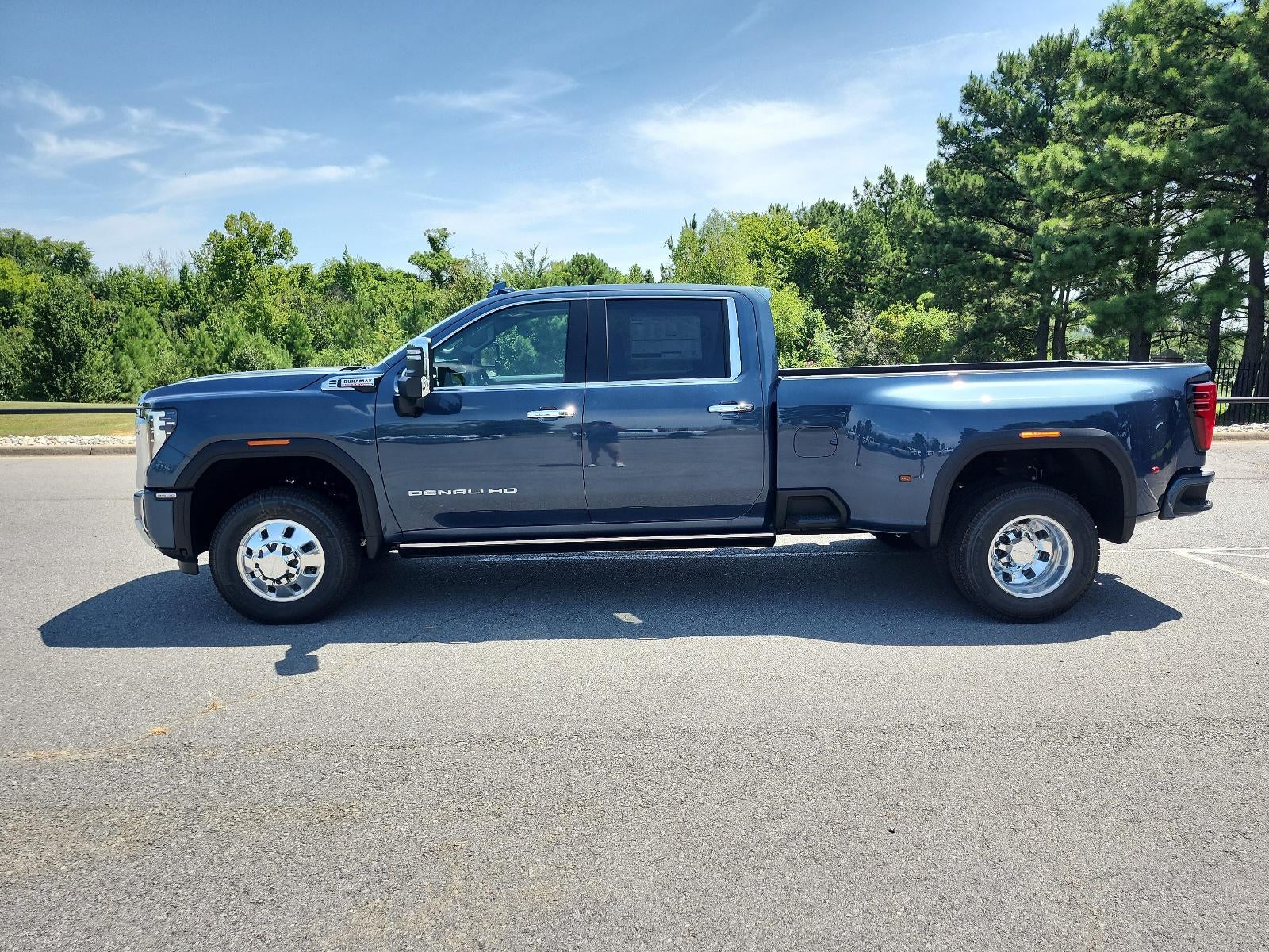 2026 GMC Sierra 3500 HD Crew Cab Long Box 4-Wheel Drive Denali
