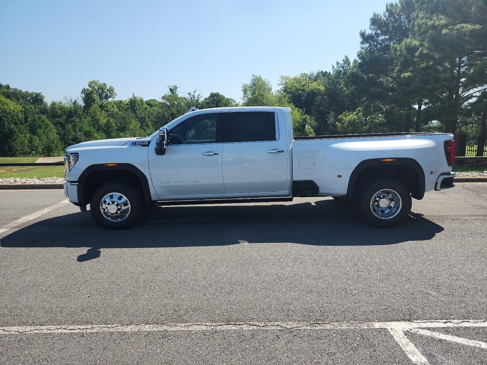 2026 GMC Sierra 3500 HD Crew Cab Long Box 4-Wheel Drive Denali