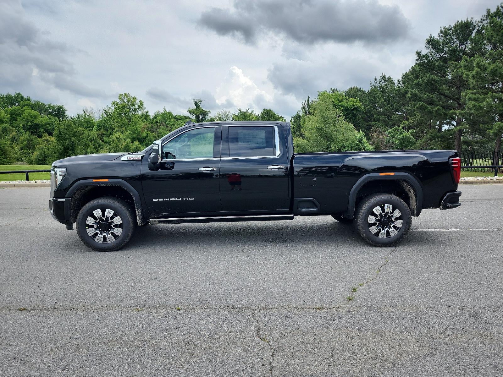 2026 GMC Sierra 3500 HD Crew Cab Long Box 4-Wheel Drive Denali