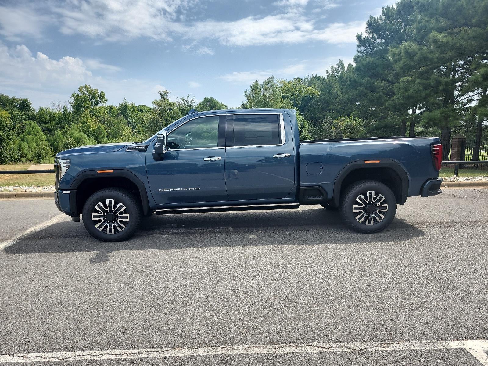2026 GMC Sierra 2500 HD Crew Cab Standard Box 4-Wheel Drive Denali Ultimate