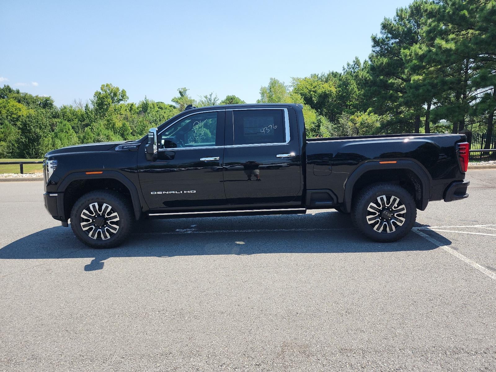 2026 GMC Sierra 2500 HD Crew Cab Standard Box 4-Wheel Drive Denali Ultimate