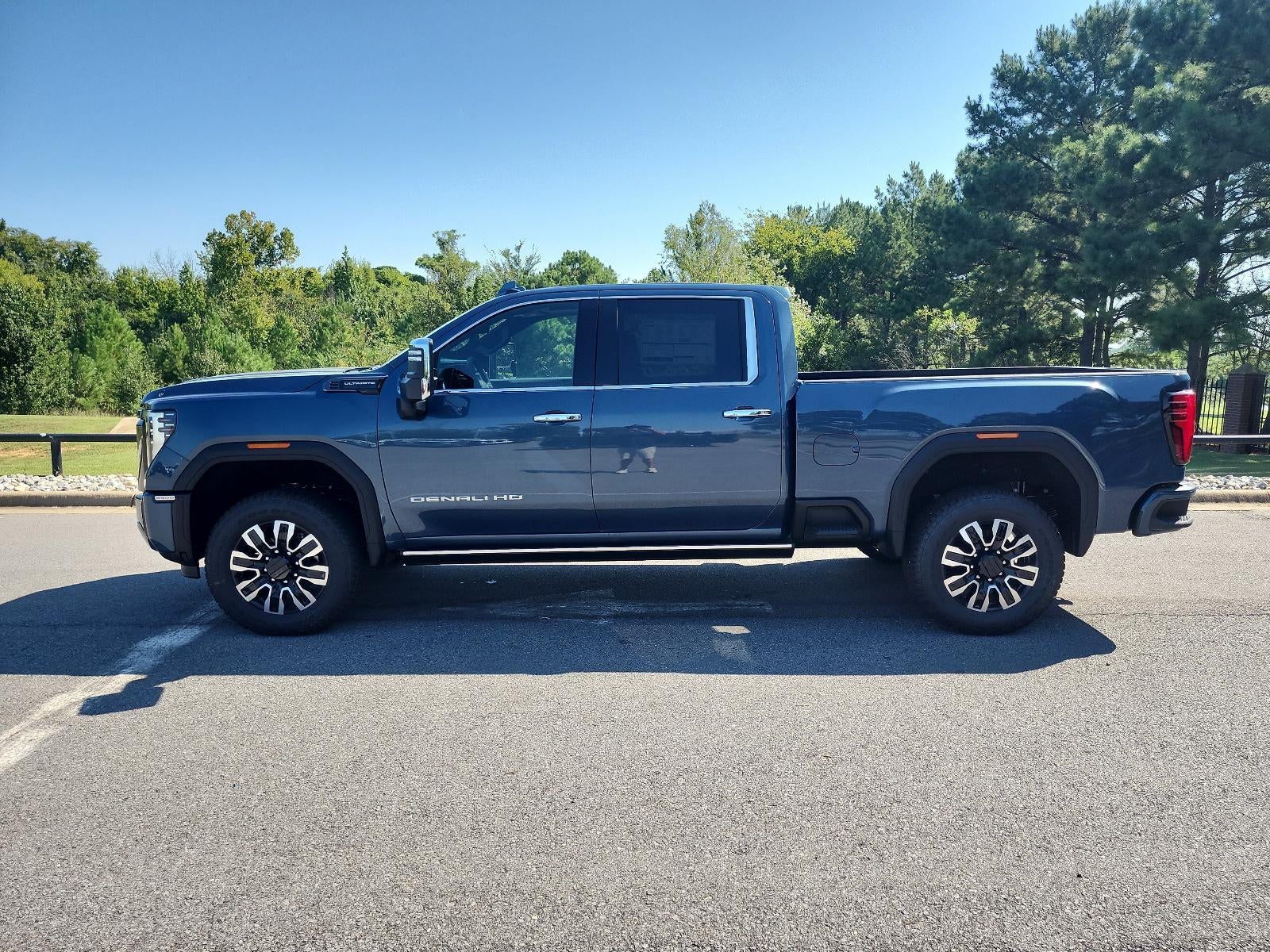 2026 GMC Sierra 2500 HD Crew Cab Standard Box 4-Wheel Drive Denali Ultimate