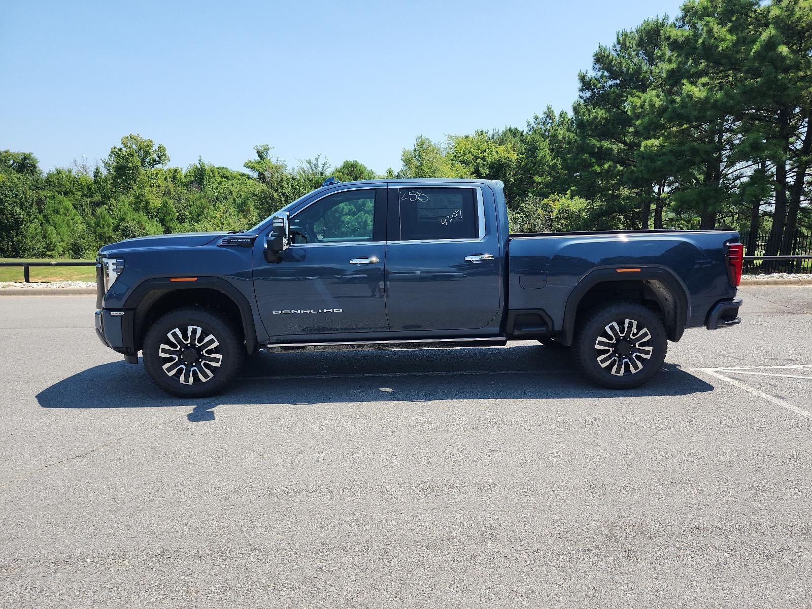 2026 GMC Sierra 2500 HD Crew Cab Standard Box 4-Wheel Drive Denali Ultimate