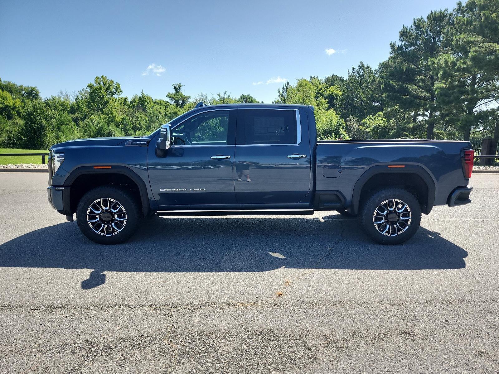 2026 GMC Sierra 2500 HD Crew Cab Standard Box 4-Wheel Drive Denali Ultimate