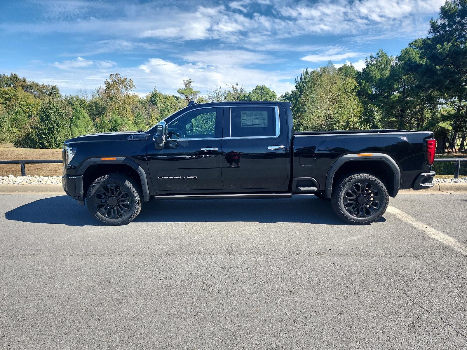 2026 GMC Sierra 2500 HD Crew Cab Standard Box 4-Wheel Drive Denali Ultimate