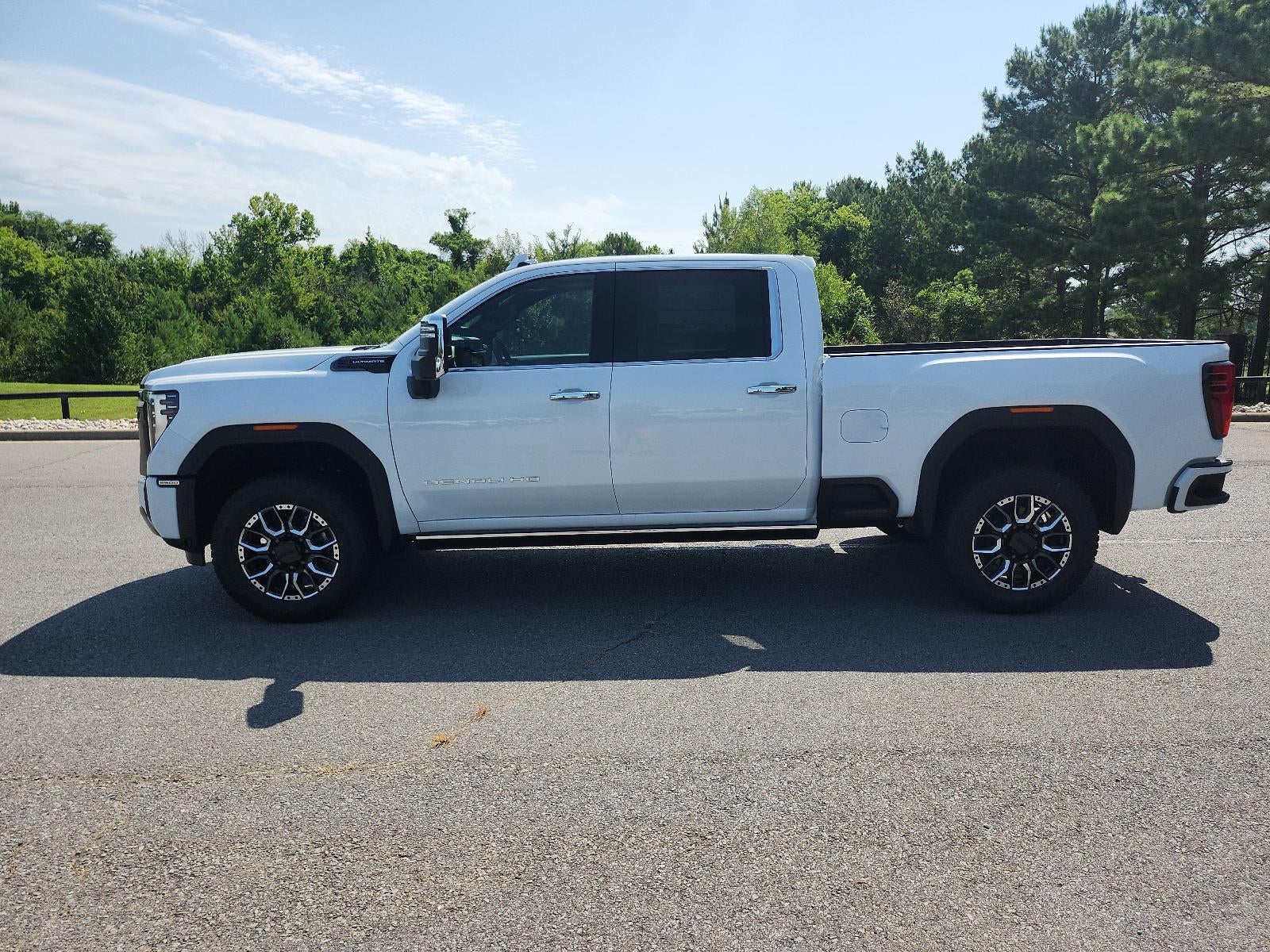 2026 GMC Sierra 2500 HD Crew Cab Standard Box 4-Wheel Drive Denali Ultimate
