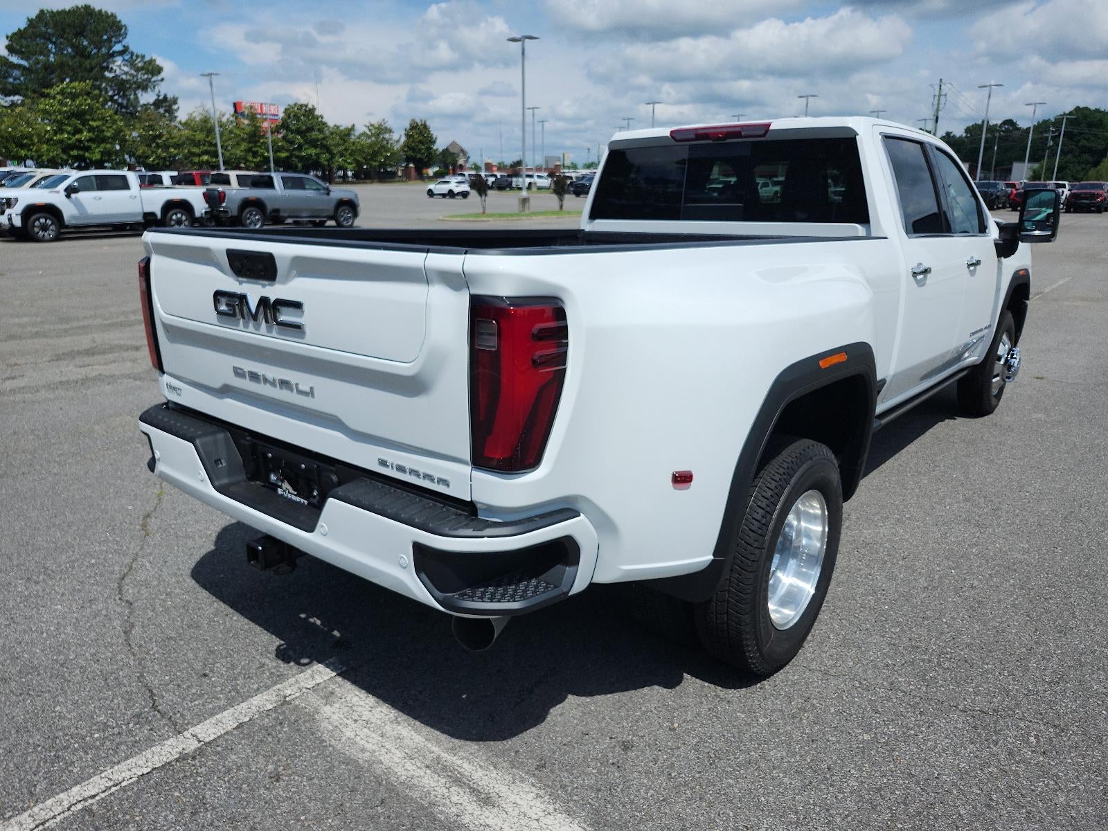 2026 GMC Sierra 3500 HD Crew Cab Long Box 4-Wheel Drive Denali Ultimate