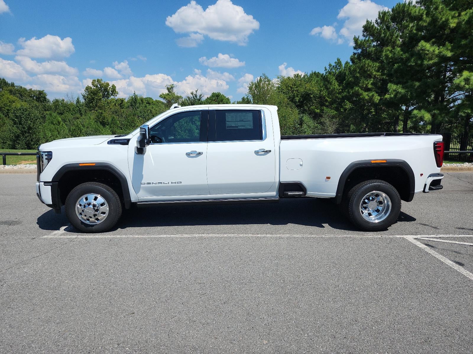 2026 GMC Sierra 3500 HD Crew Cab Long Box 4-Wheel Drive Denali Ultimate