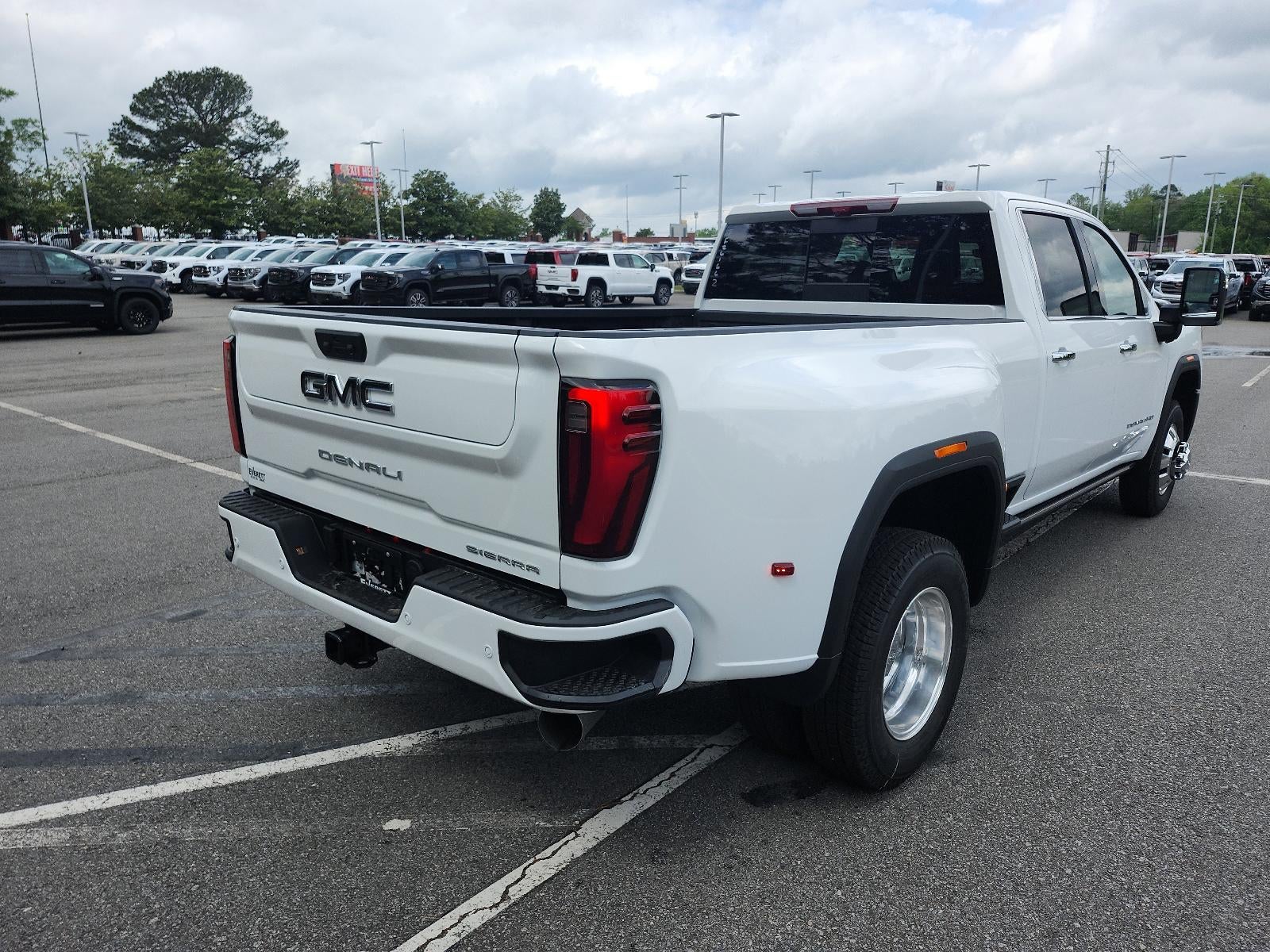 2026 GMC Sierra 3500 HD Crew Cab Long Box 4-Wheel Drive Denali Ultimate