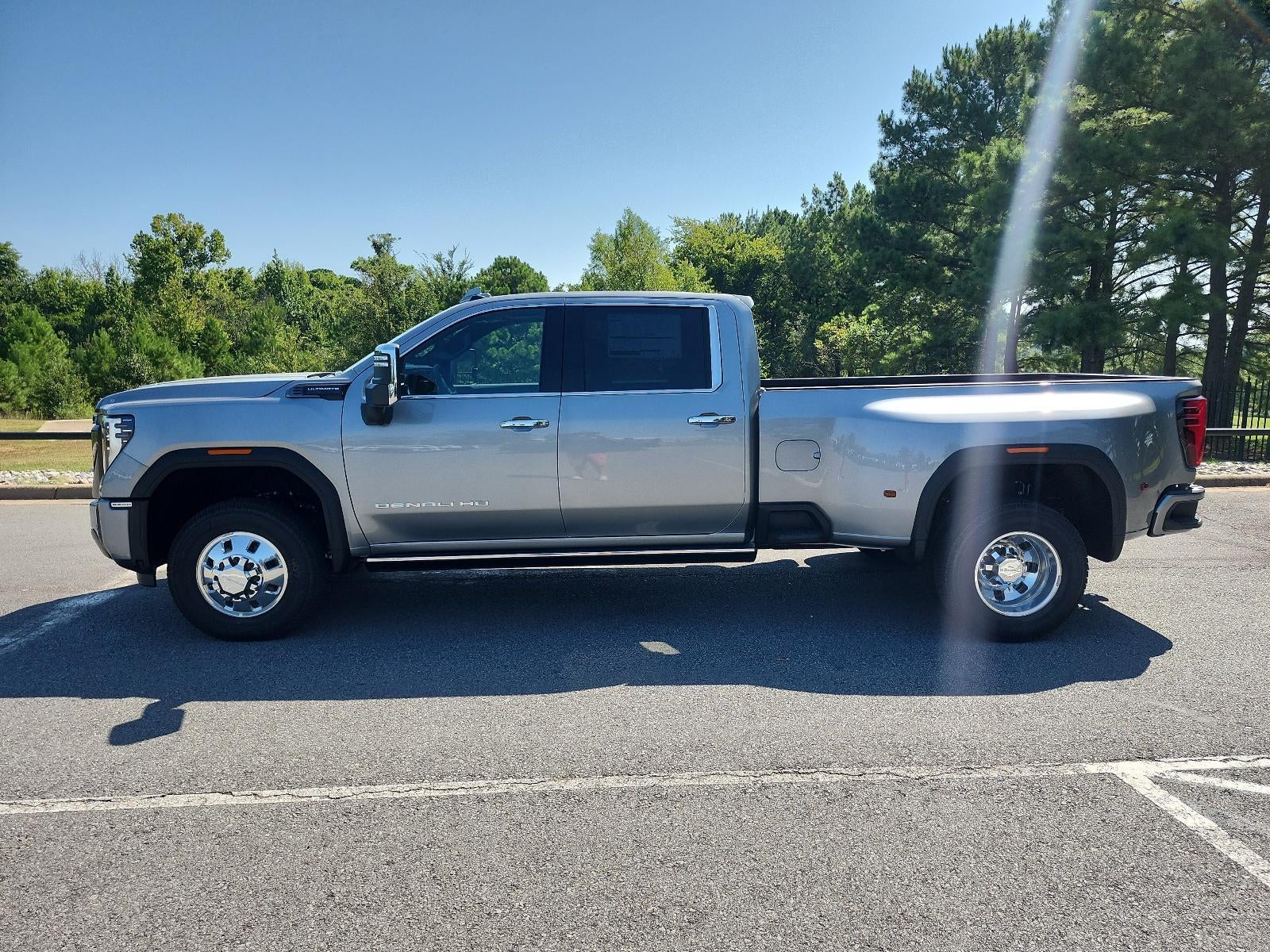 2026 GMC Sierra 3500 HD Crew Cab Long Box 4-Wheel Drive Denali Ultimate