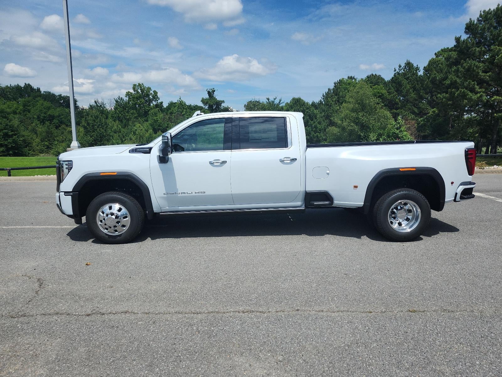 2026 GMC Sierra 3500 HD Crew Cab Long Box 4-Wheel Drive Denali Ultimate
