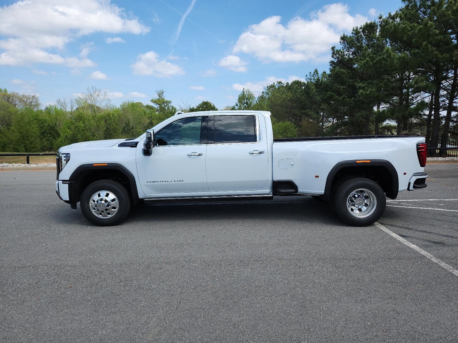 2026 GMC Sierra 3500 HD Crew Cab Long Box 4-Wheel Drive Denali Ultimate