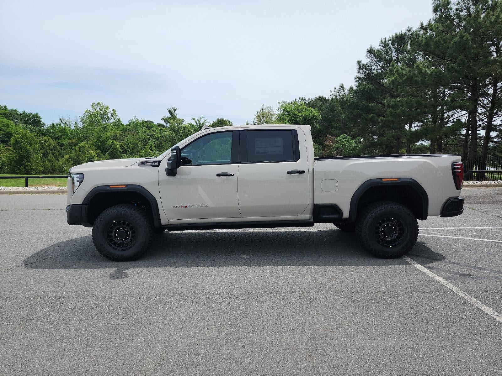 2026 GMC Sierra 2500 HD Crew Cab Standard Box 4-Wheel Drive AT4X