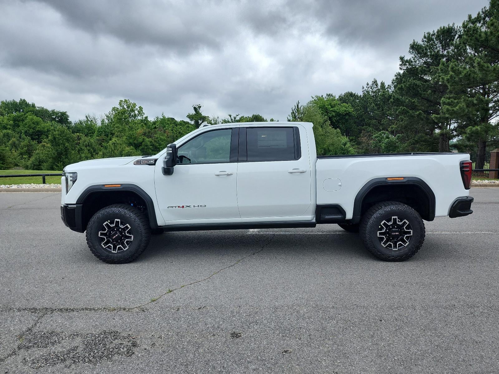 2026 GMC Sierra 2500 HD Crew Cab Standard Box 4-Wheel Drive AT4X