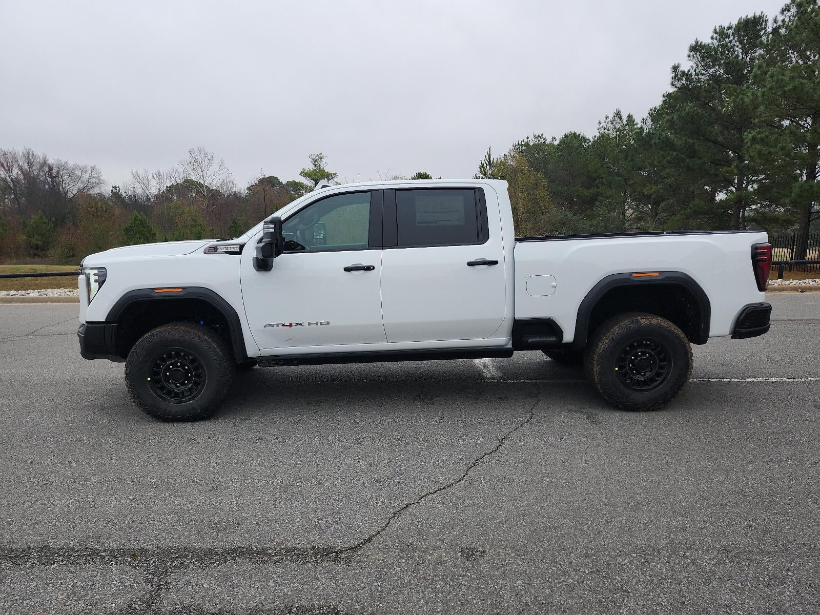 2026 GMC Sierra 2500 HD Crew Cab Standard Box 4-Wheel Drive AT4X