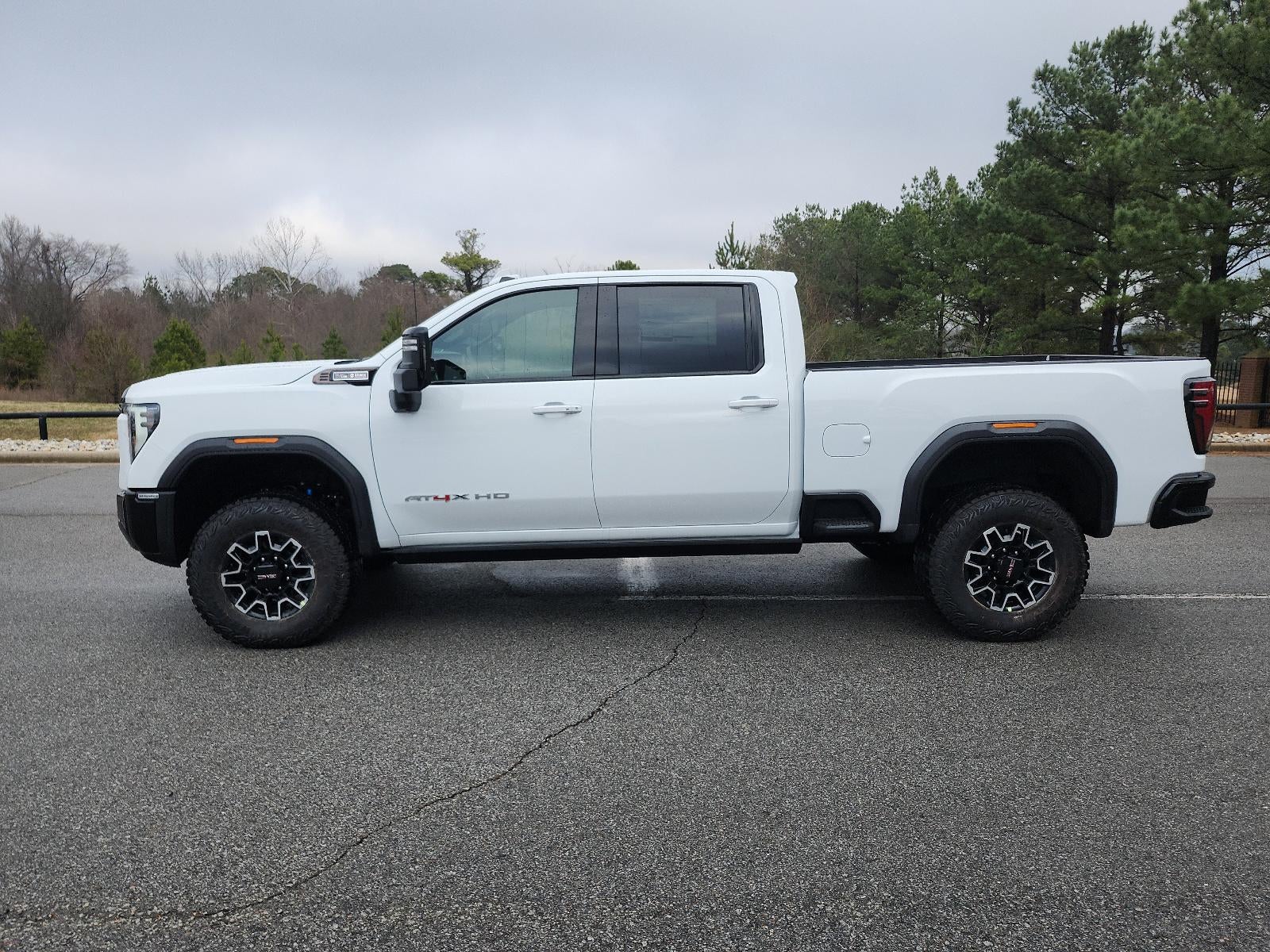 2026 GMC Sierra 2500 HD Crew Cab Standard Box 4-Wheel Drive AT4X