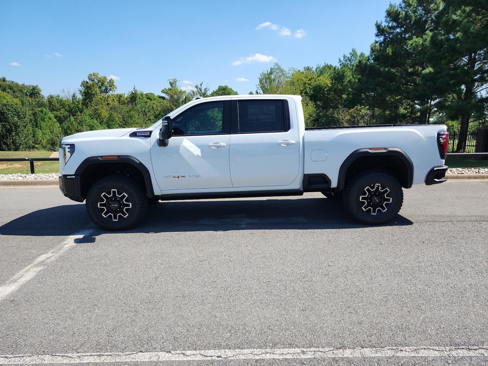 2026 GMC Sierra 2500 HD Crew Cab Standard Box 4-Wheel Drive AT4X