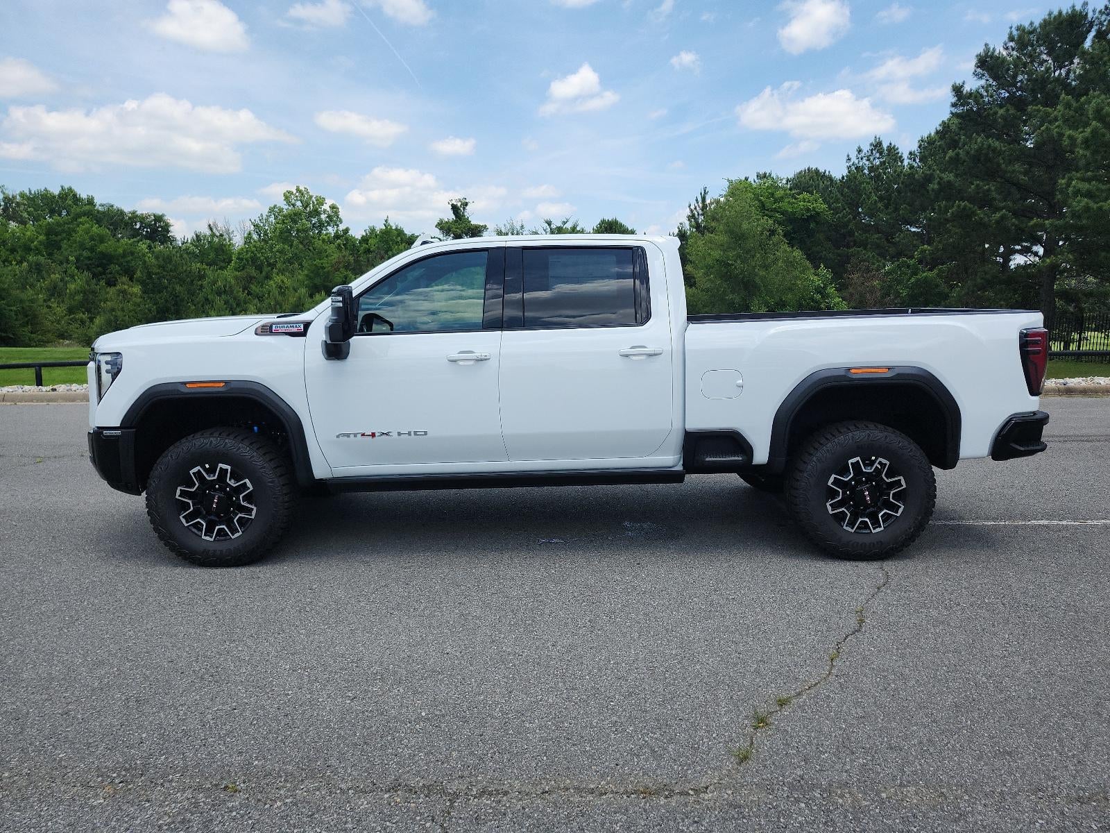 2026 GMC Sierra 2500 HD Crew Cab Standard Box 4-Wheel Drive AT4X