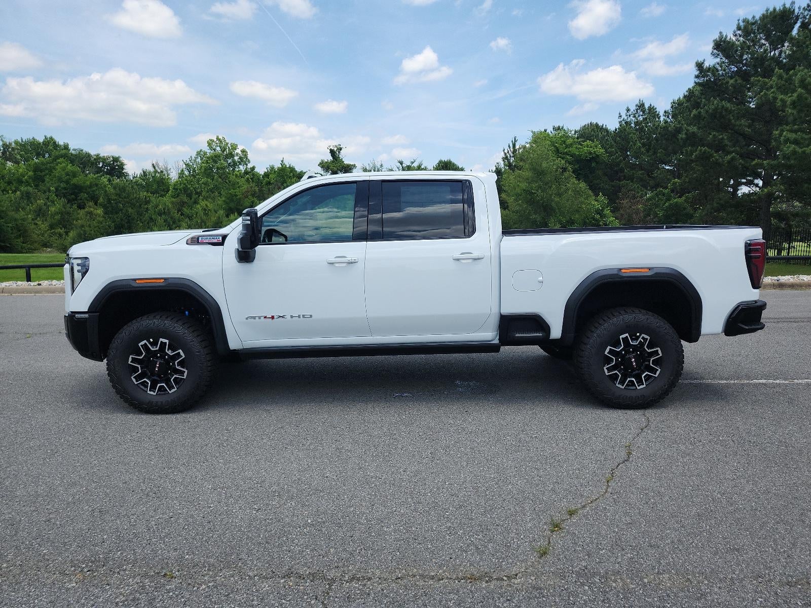 2026 GMC Sierra 2500 HD Crew Cab Standard Box 4-Wheel Drive AT4X