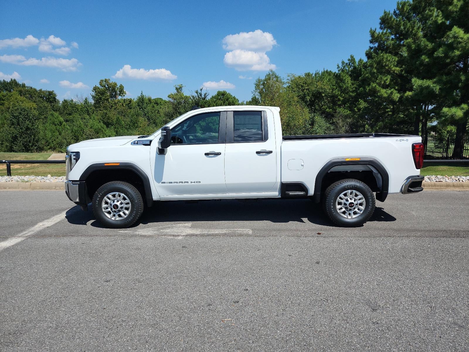 2026 GMC Sierra 2500 HD Double Cab Standard Box 4-Wheel Drive Pro