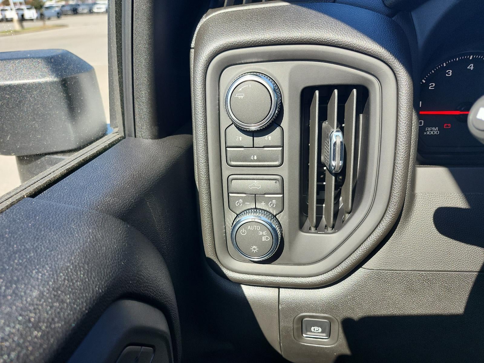 2026 GMC Sierra 2500 HD Double Cab Long Box 4-Wheel Drive Pro